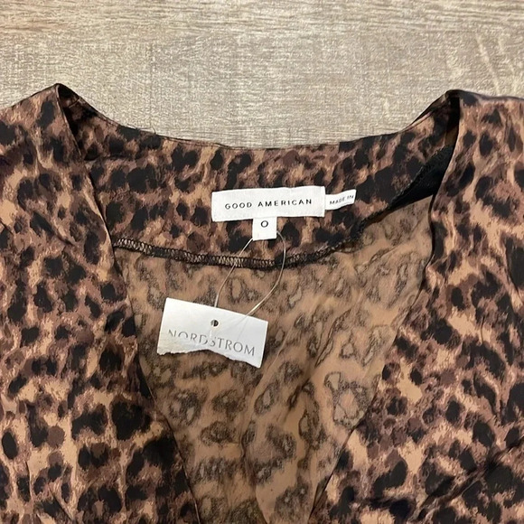NWT!! Good American - Flowing Faux Wrap Leopard Bodysuit - Size 0 - Picture 5 of 8